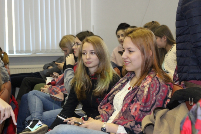 Студенты СПбГПМУ обсудили причины и итоги Великой Октябрьской революции 10