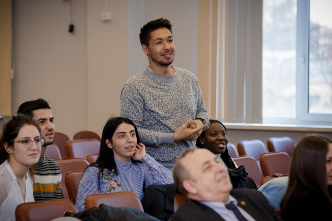 Студенты-иностранцы СПбГПМУ провели «Брейн-ринг» 23