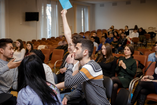 Студенты-иностранцы СПбГПМУ провели «Брейн-ринг» 49