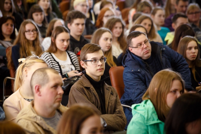 Педиатрический университет распахнул свои двери для более 400 абитуриентов 9