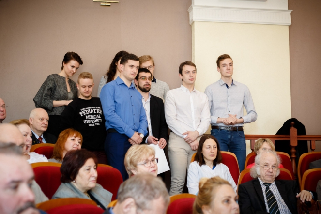 На ученом совете впервые вручены именные стипендии студентам 8