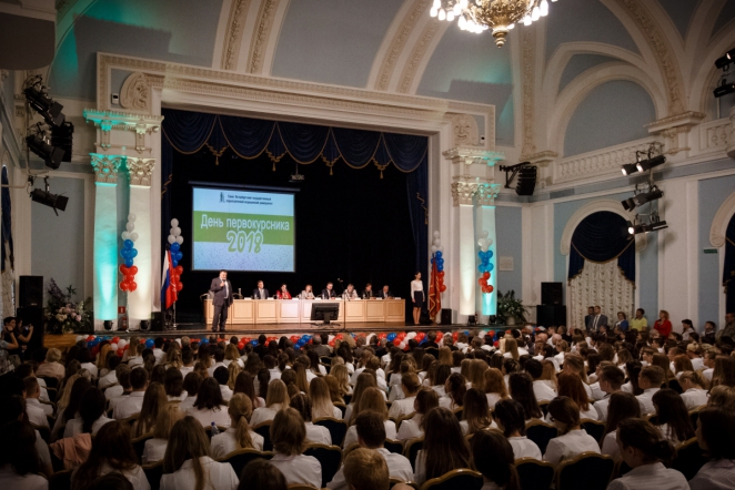 Почти 1000 первокурсников стали студентами СПбГПМУ 3