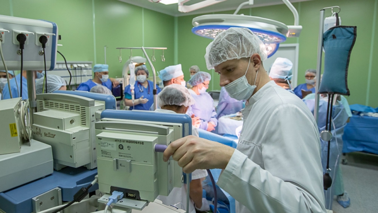 В СПбГПМУ провели уникальную операцию роженице с опухолью 2