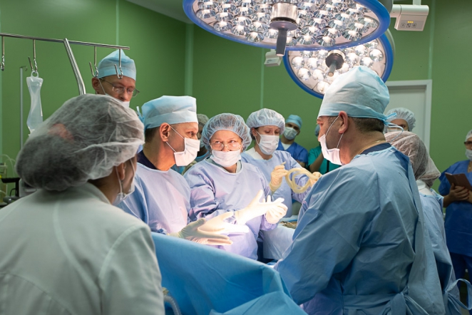 В СПбГПМУ провели уникальную операцию роженице с опухолью 3