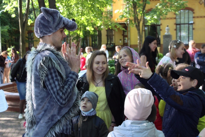 Студенты-педиатры отметили день защиты детей