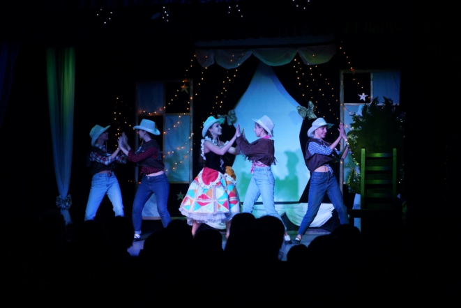 В «Гиппократе» прошло новогоднее представление 8