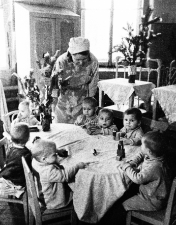 Памяти сотрудников Педиатрического университета, работавшим в годы блокады Ленинграда 1