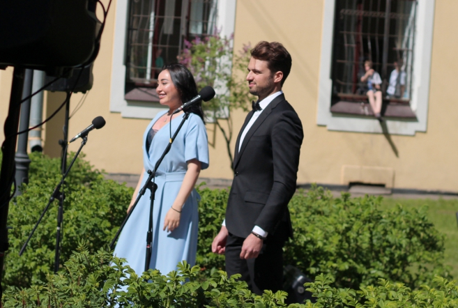 В СПбГПМУ артисты порадовали классической музыкой больных детей 8