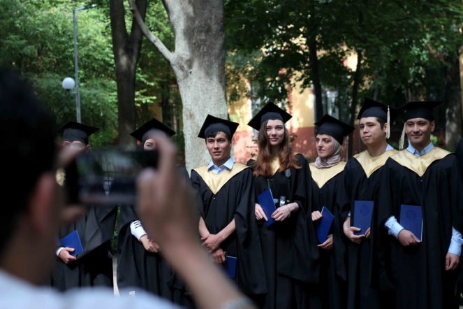 Иностранным выпускникам Педиатрического университета вручили дипломы 3