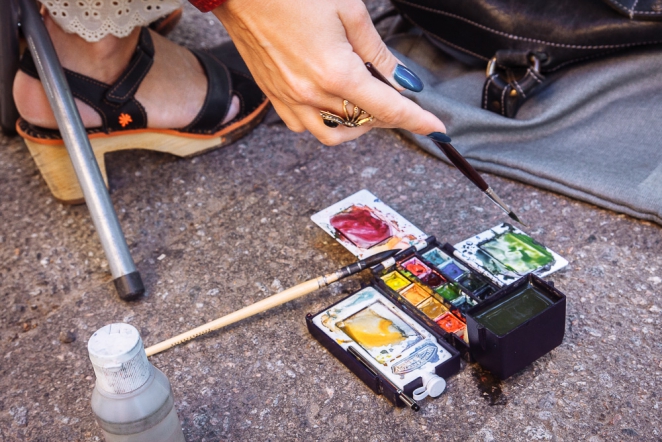 Более 20 художников нарисовали Педиатрический университет 5