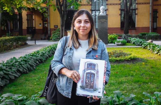 Более 20 художников нарисовали Педиатрический университет 14