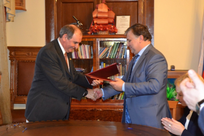 Педиатрический университет подписал меморандум о сотрудничестве с греческим университетом им. Демокрита