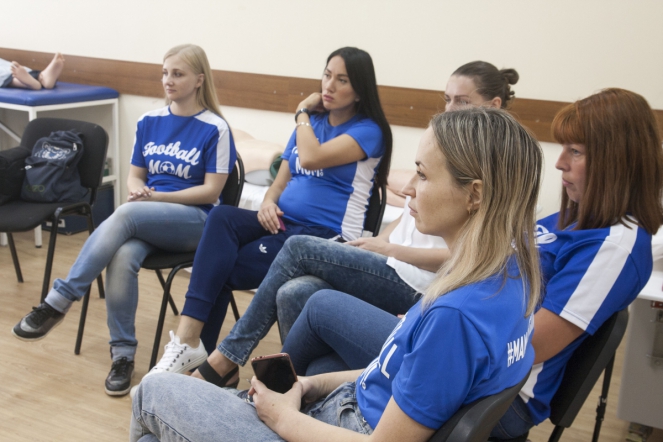 Футбольных мам обучили навыкам первой помощи 7