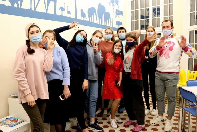 Волонтеры  посетили Детский пульмонологический центр 4