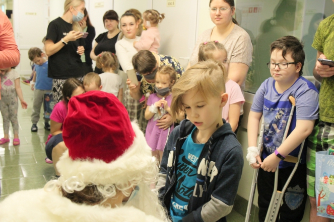 Пациентов клиники СПбГПМУ поздравил Дед Мороз 7