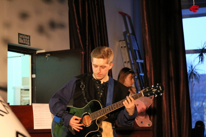 Студенты СПбГПМУ провели литературно-музыкальный вечер 19