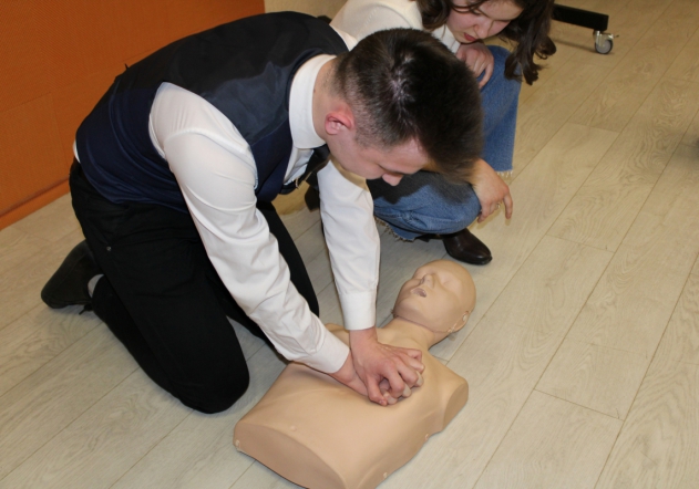 Студенты СПбГПМУ посетили Горный университет с лекцией о первой помощи 2