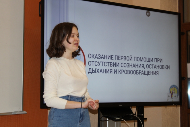 Студенты СПбГПМУ посетили Горный университет с лекцией о первой помощи