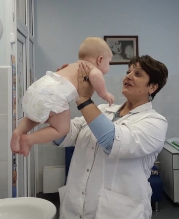 Эксперт СПбГПМУ ответила на самые частые вопросы о новорождённых