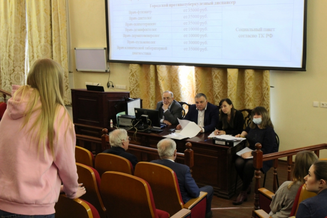 В СПбГПМУ прошли заседания комиссии по содействию трудоустройству выпускников 3