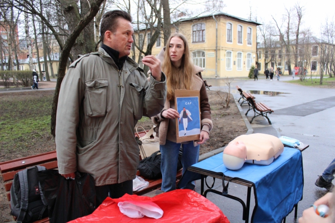 Активисты студенческого совета СПбГПМУ обучили приемам первой помощи 4
