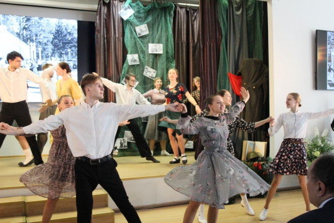 Студенты СПбГПМУ исполнили песни Победы 18