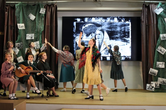 Студенты СПбГПМУ исполнили песни Победы 34