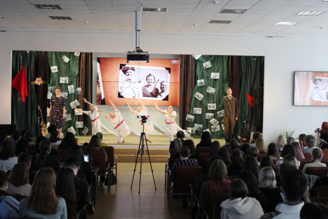 Студенты СПбГПМУ исполнили песни Победы 70