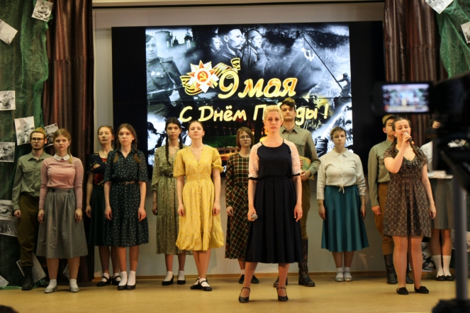 Студенты СПбГПМУ исполнили песни Победы 73