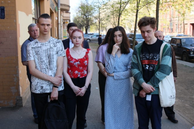 Студенты СПбГПМУ возложили цветы у представительства Татарстана в Санкт-Петербурге 7