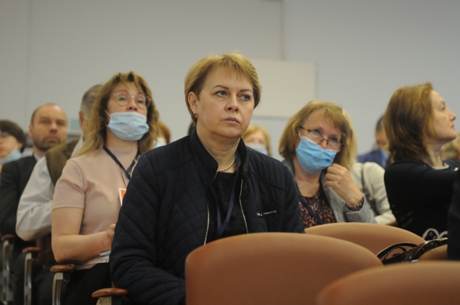 26 мая: Пленарное  заседание 17