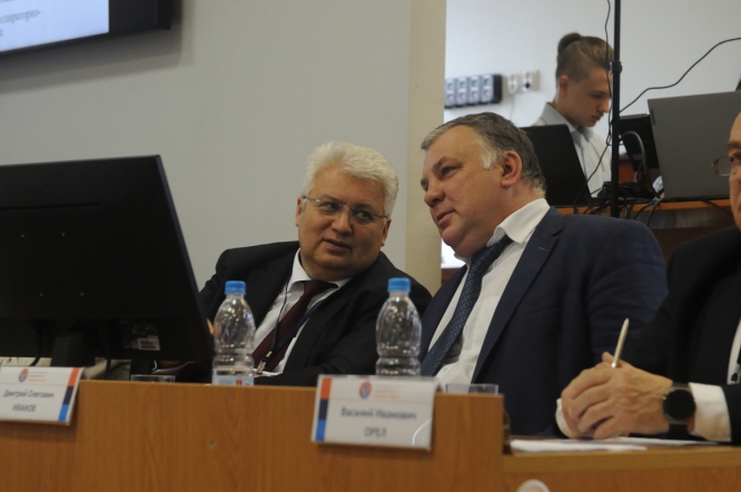 26 мая: Пленарное  заседание 25