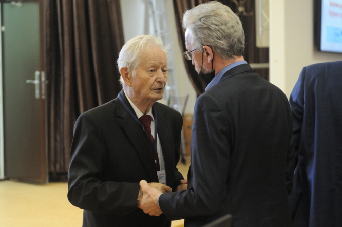 26 мая: Пленарное  заседание 36