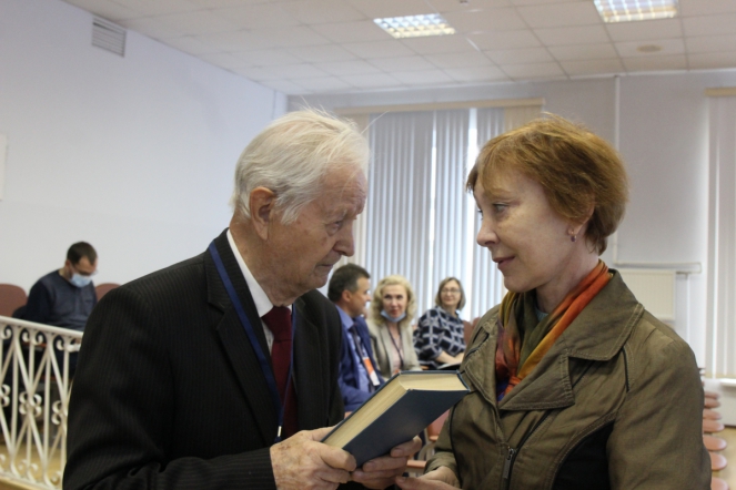 26 мая: Пленарное  заседание 38