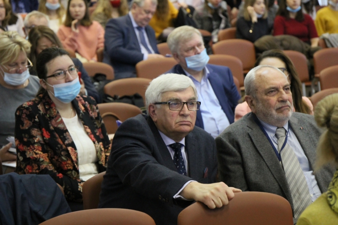 26 мая: Пленарное  заседание 77