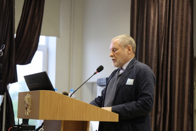 26 мая: Междисциплинарное ведение увеита: проблемы диагностики и терапии