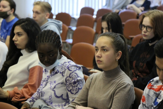 27 мая: Пленарное заседание 35