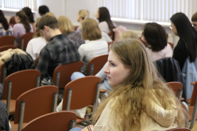 28 мая: Пленарное заседание 16