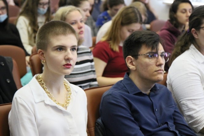 28 мая: Пленарное заседание 21