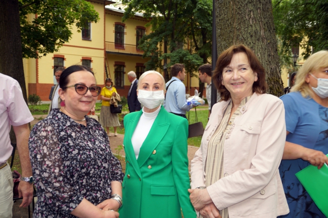 В Педиатрическом университете вручили дипломы выпускникам 1