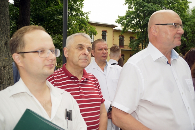 В Педиатрическом университете вручили дипломы выпускникам 8