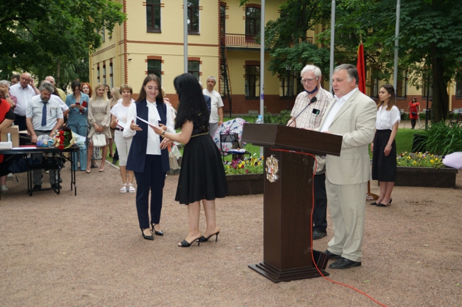 В Педиатрическом университете вручили дипломы выпускникам 16