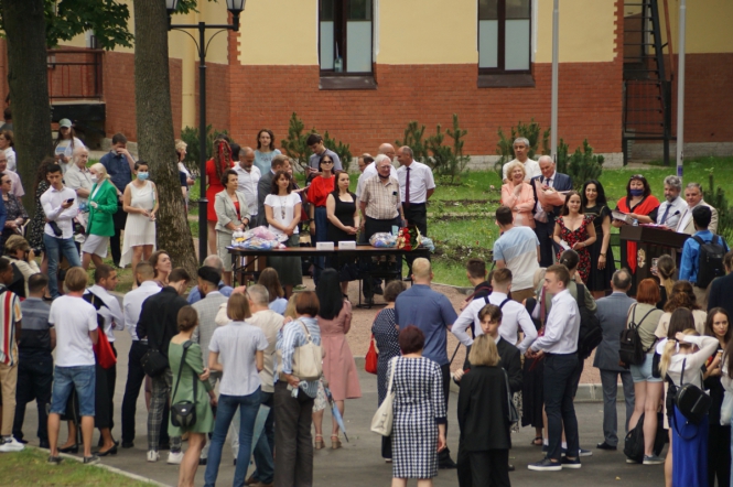 В Педиатрическом университете вручили дипломы выпускникам 17