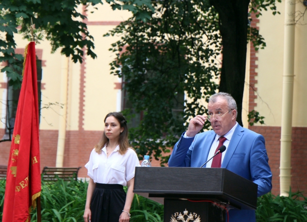 В Педиатрическом университете вручили дипломы выпускникам 21