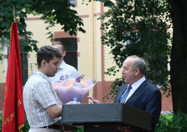 В Педиатрическом университете вручили дипломы выпускникам 31