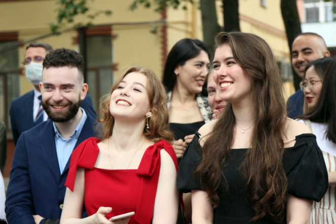 В Педиатрическом университете вручили дипломы выпускникам 34