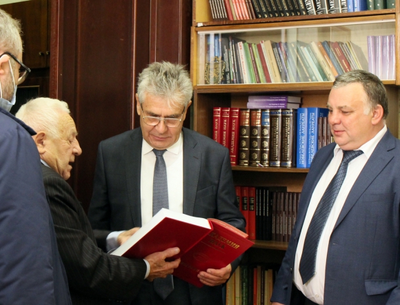 Ректор СПбГПМУ встретился с академиками Александром Сергеевым и Александром Ноздрачевым 5