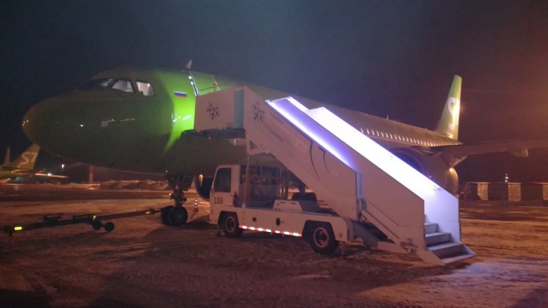 Ректор и главный врач СПбГПМУ оказали помощь пассажиру самолёта