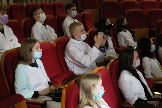 СПбГПМУ посетили школьники с Дальнего Востока 8