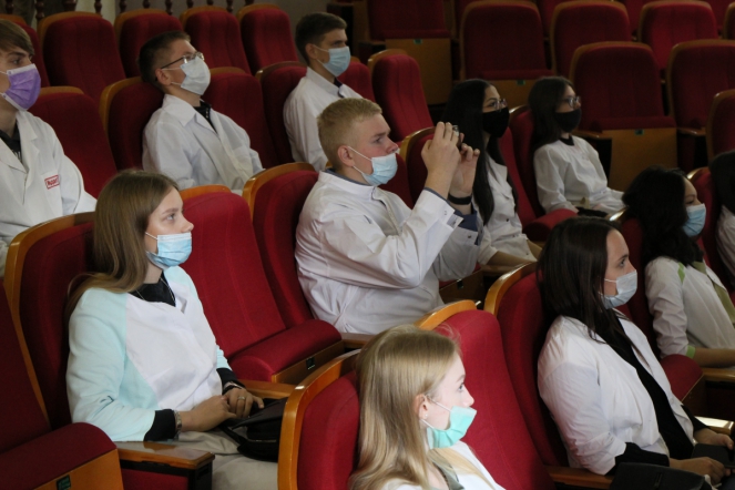СПбГПМУ посетили школьники с Дальнего Востока 9